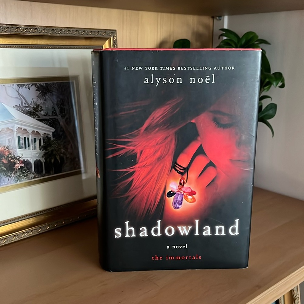 Alyson Noel shadowland